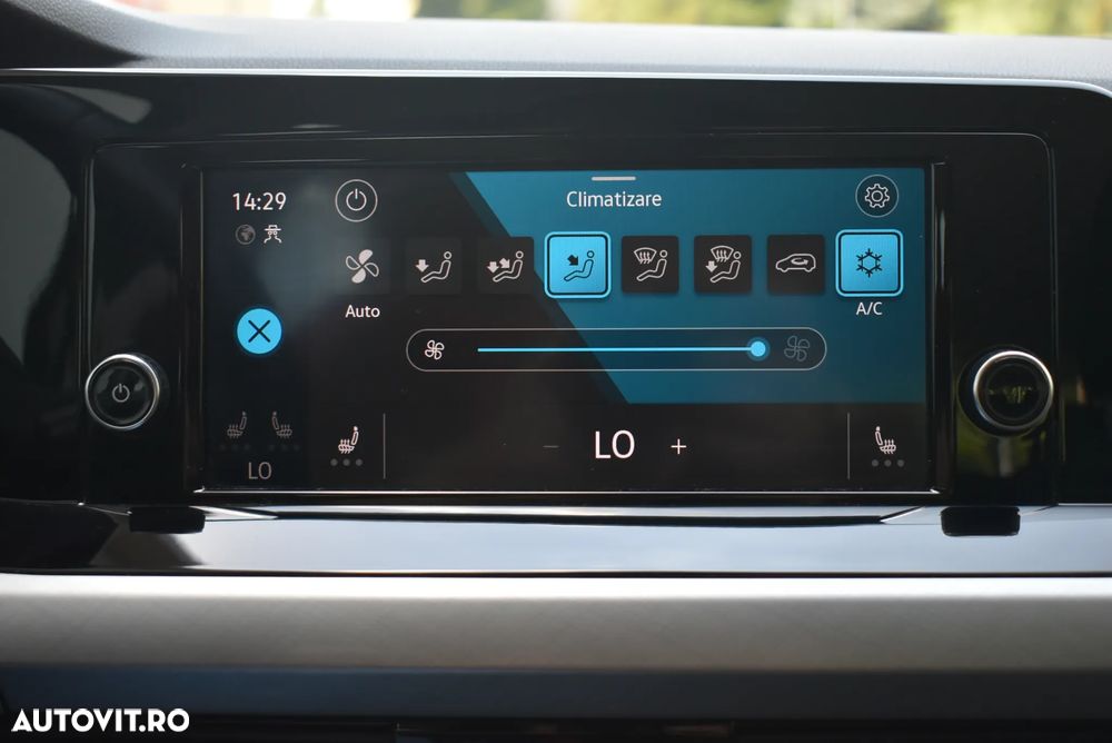 Volkswagen Golf 1.0 eTSI DSG MHEV Life - 19