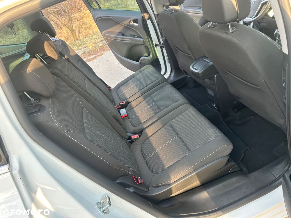 Opel Zafira - 15