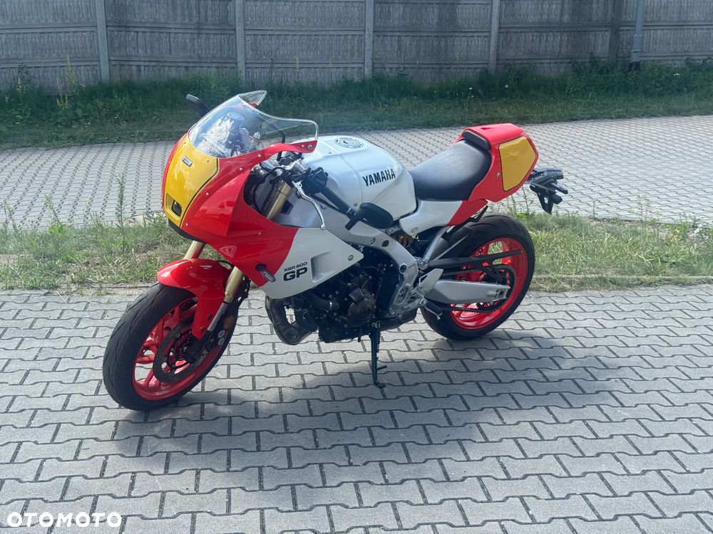 Yamaha XSR - 8