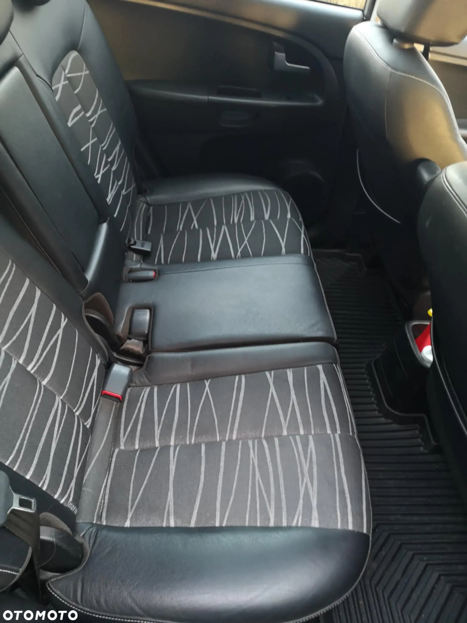 Kia Venga - 8