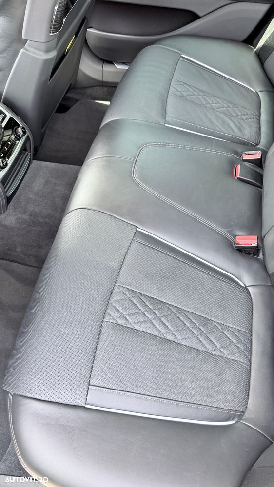BMW Seria 7 740d xDrive MHEV - 16