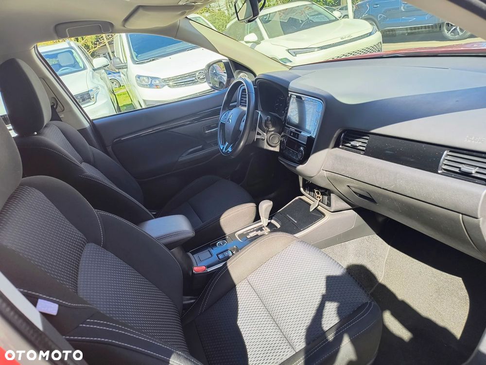 Mitsubishi Outlander 2.0 Intense + 4WD CVT - 10