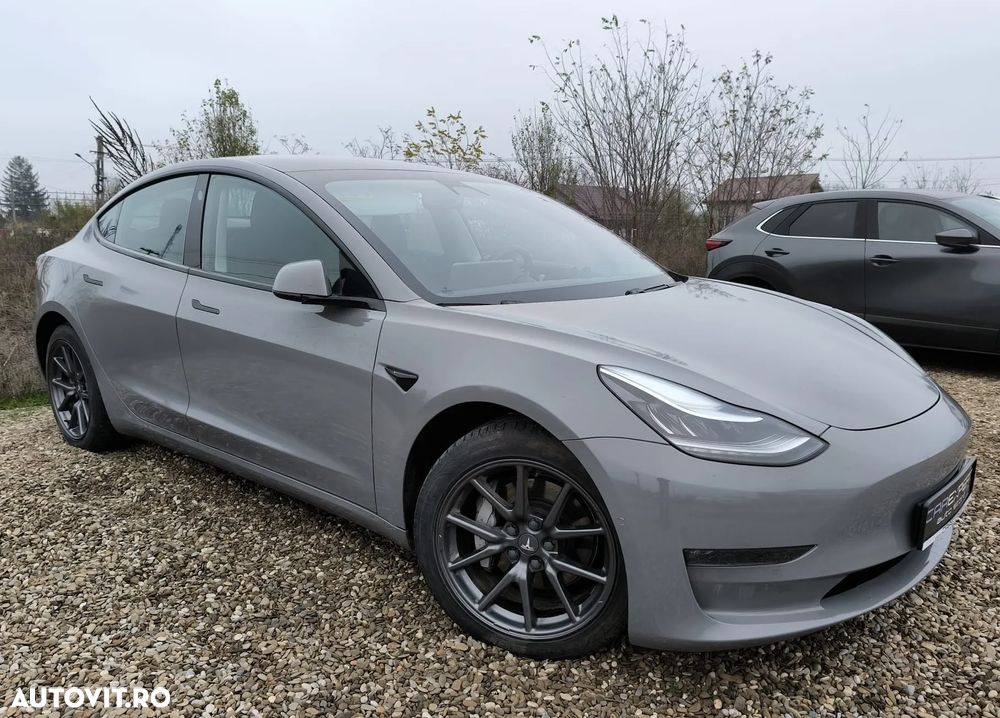Tesla Model 3 - 2