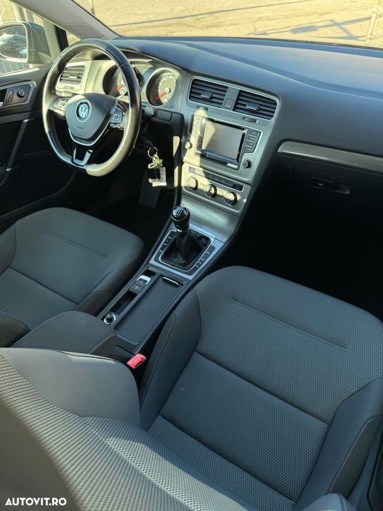 Volkswagen Golf - 16