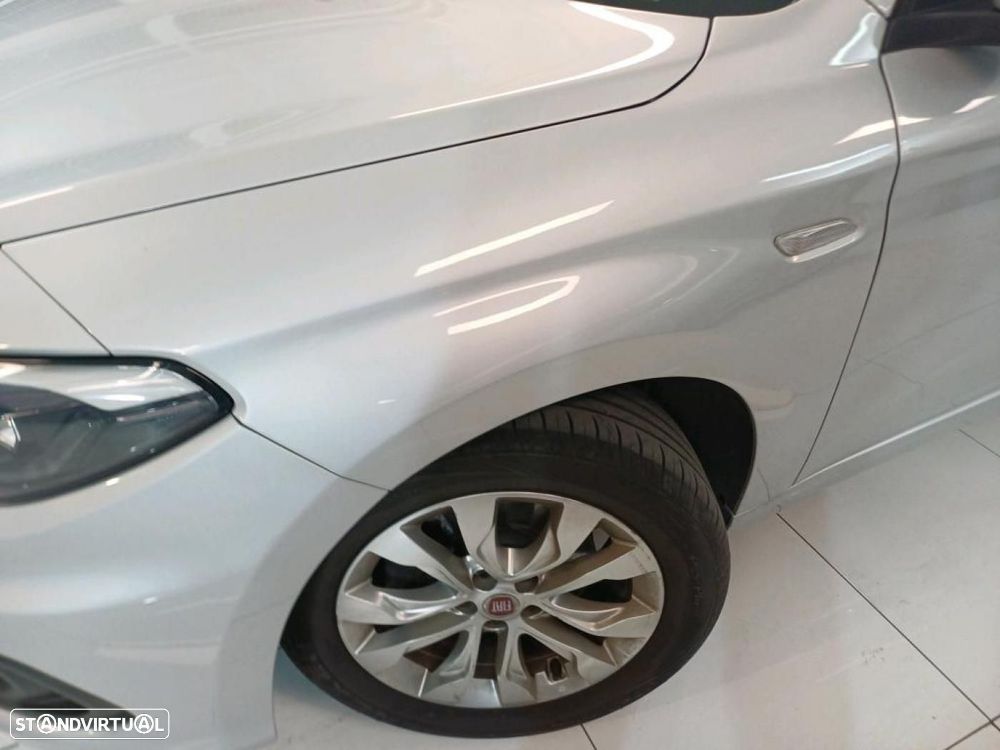 Fiat Tipo Station Wagon 1.3 M-Jet Lounge - 32