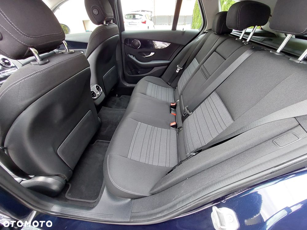 Mercedes-Benz Klasa C 300 de PHEV Avantgarde - 9