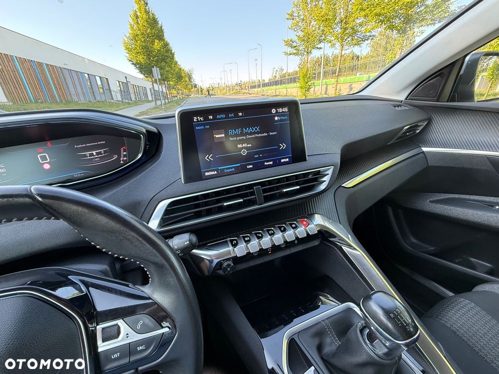 Peugeot 3008 1.2 PureTech Active Pack S&S - 31