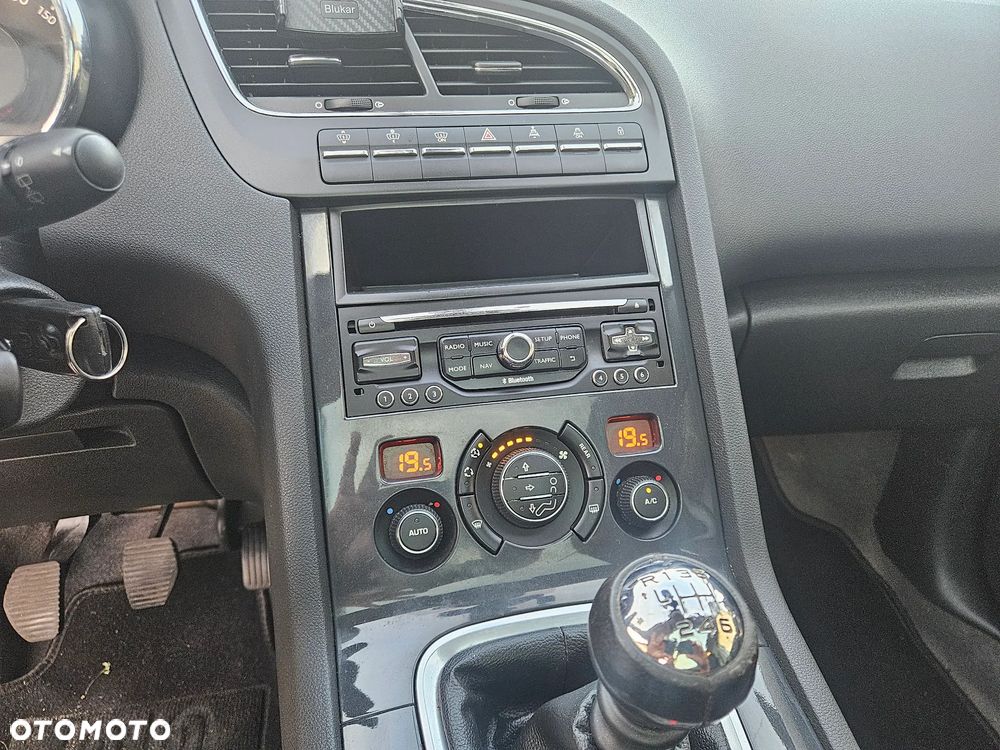 Peugeot 5008 HDI 115 Active - 20