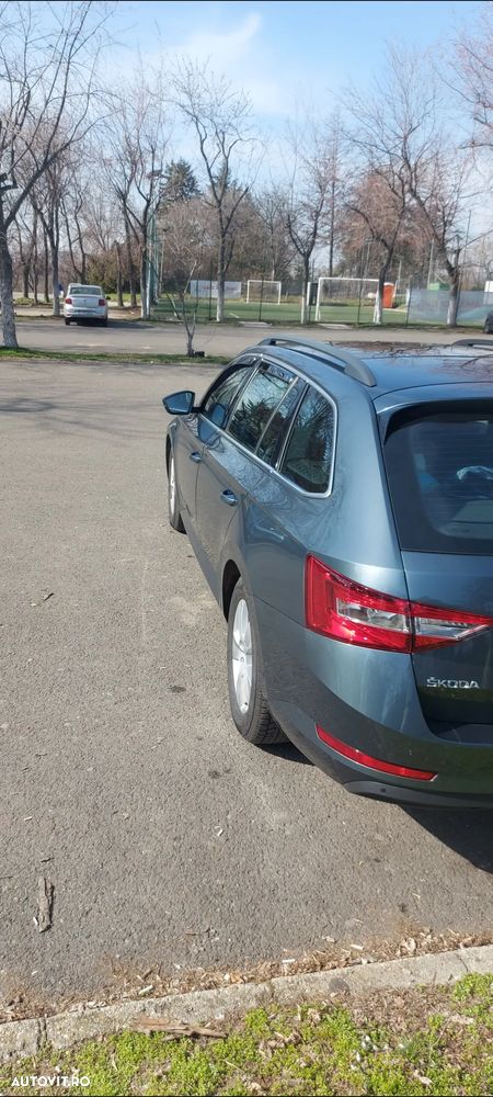 Skoda Superb 2.0 TDI 4X4 DSG Ambition - 3