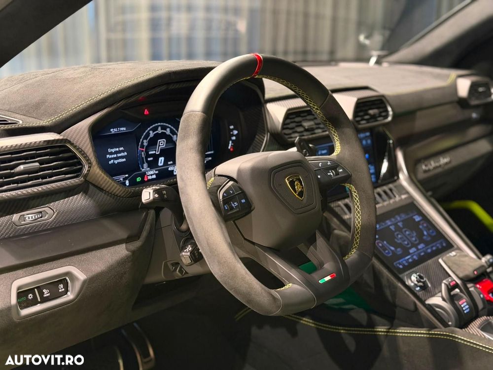 Lamborghini URUS - 24