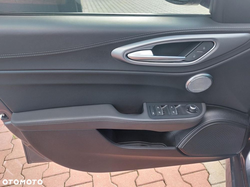 Alfa Romeo Giulia 2.0 Turbo Veloce Q4 - 13
