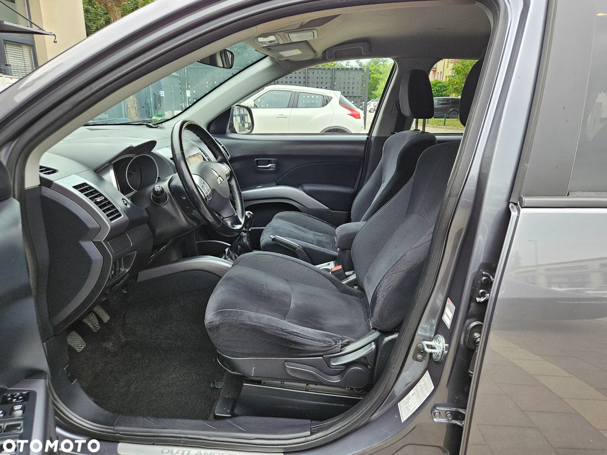 Mitsubishi Outlander 2.0 DI-D 4WD Intense - 8