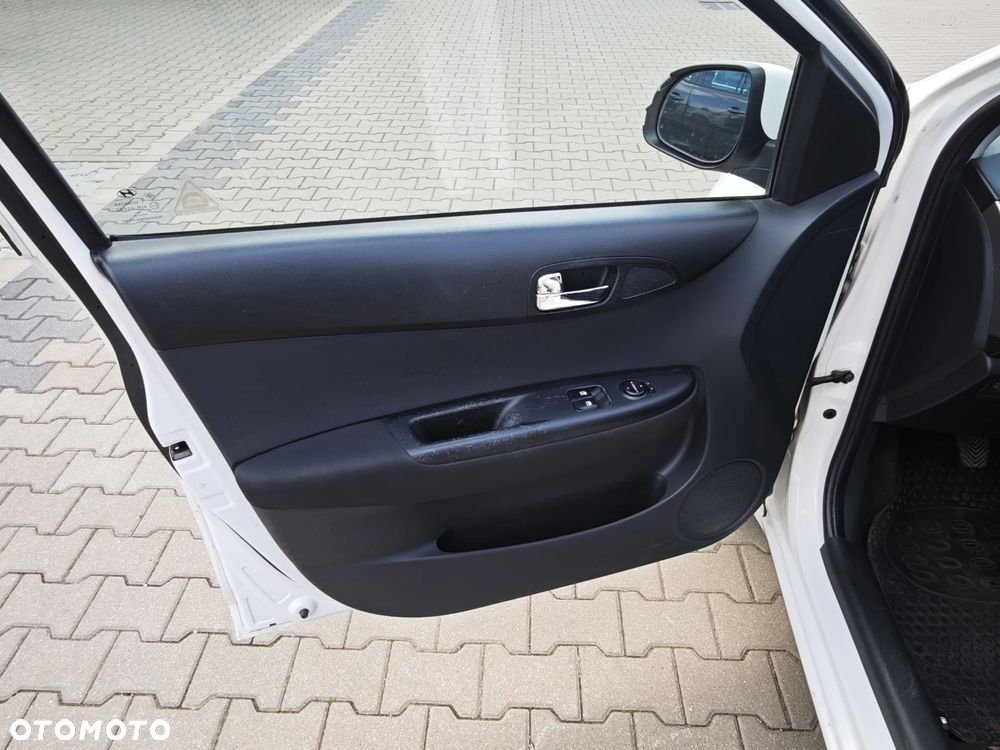 Hyundai i20 1.25 Classic + - 27