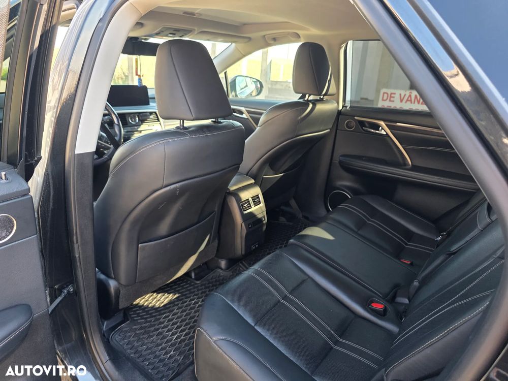 Lexus Seria RX - 16