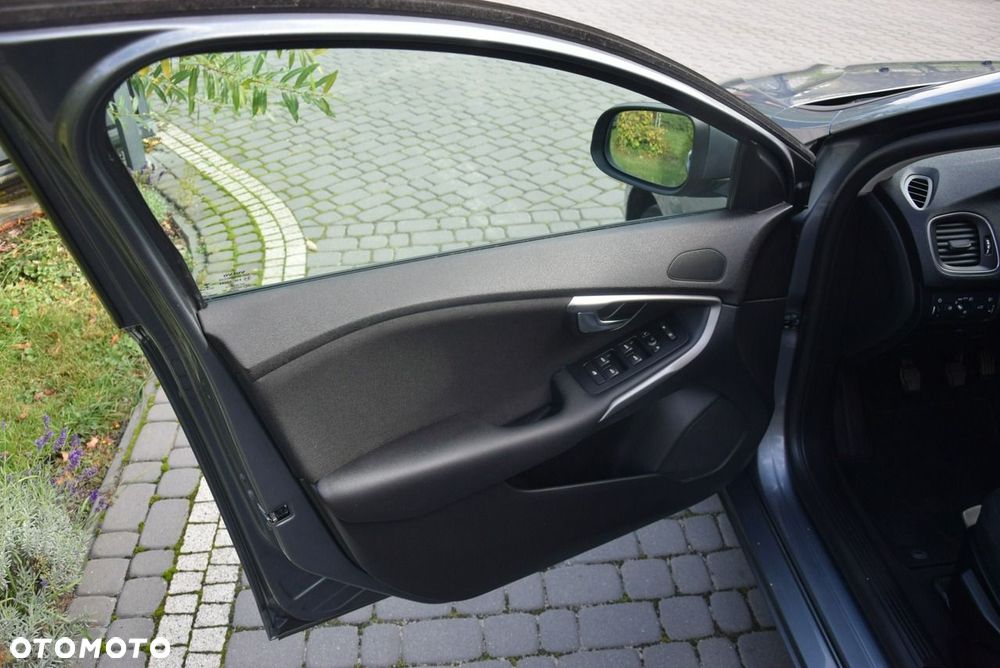 Volvo V40 D2 Kinetic - 17