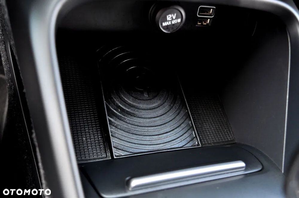 Volvo XC 40 T3 Momentum - 28