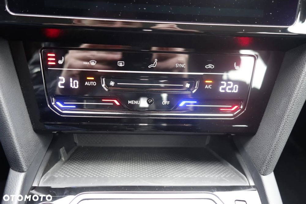 Volkswagen Passat 1.5 TSI EVO Elegance DSG - 19