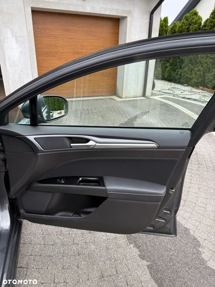 Ford Mondeo 2.0 TDCi Titanium - 21