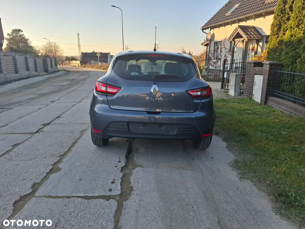 Renault Clio 1.2 16V 75 Limited - 5