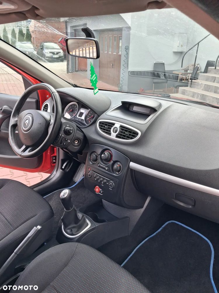 Renault Clio - 9