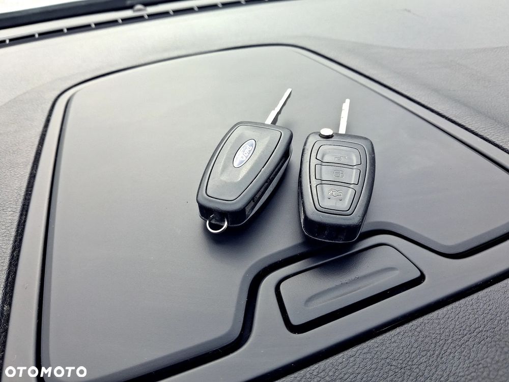 Ford Galaxy 2.0 Ambiente - 38