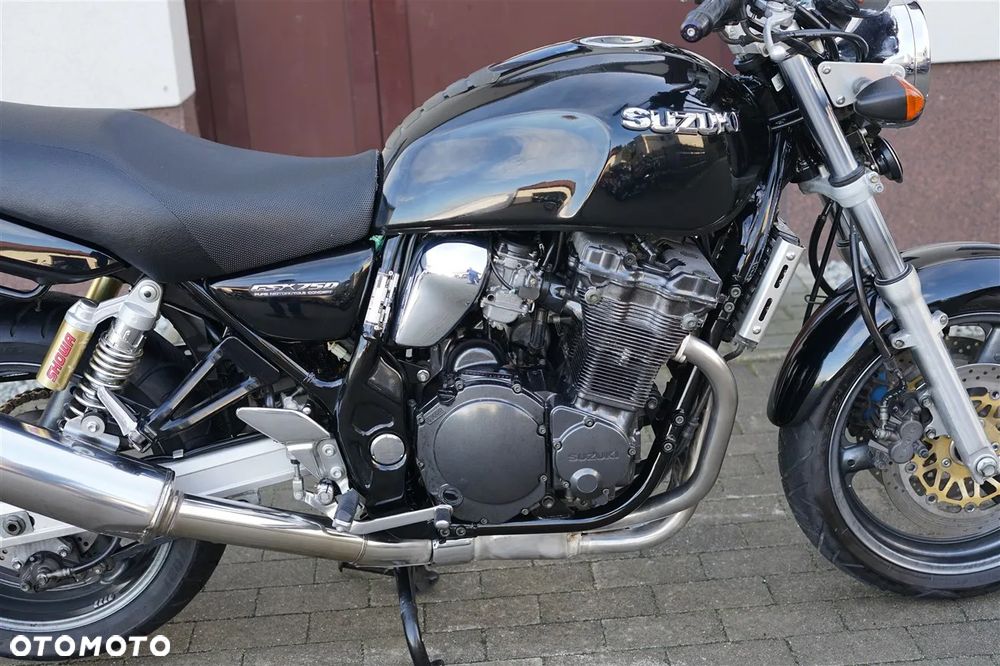 Suzuki GSX - 10