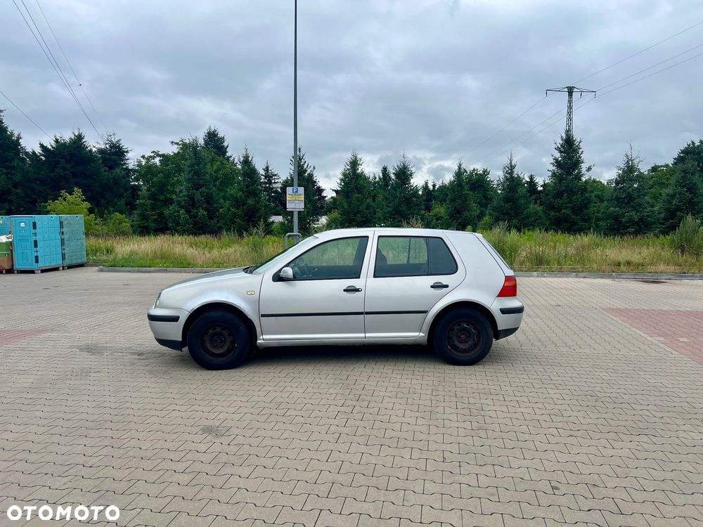Volkswagen Golf - 4