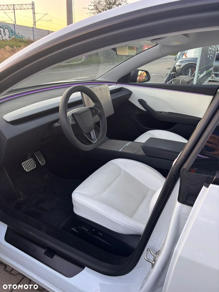 Tesla Model 3 2024 photo 4