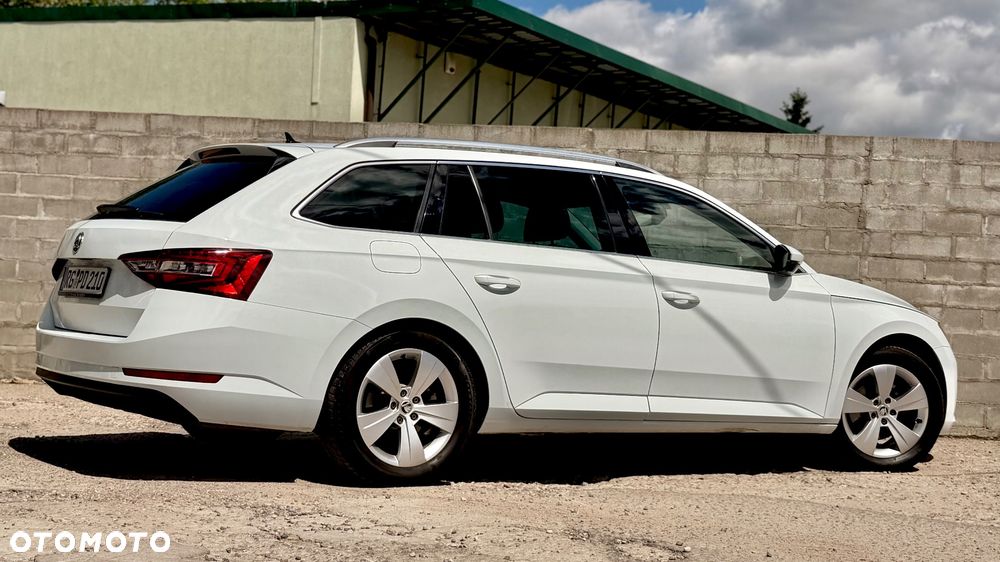 Skoda Superb 2.0 TDI DSG Premium Edition - 20