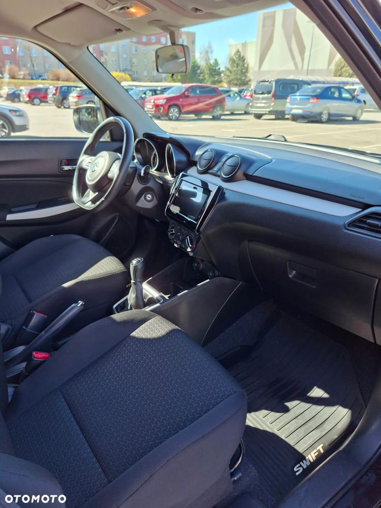 Suzuki Swift 1.2 Premium Plus - 10