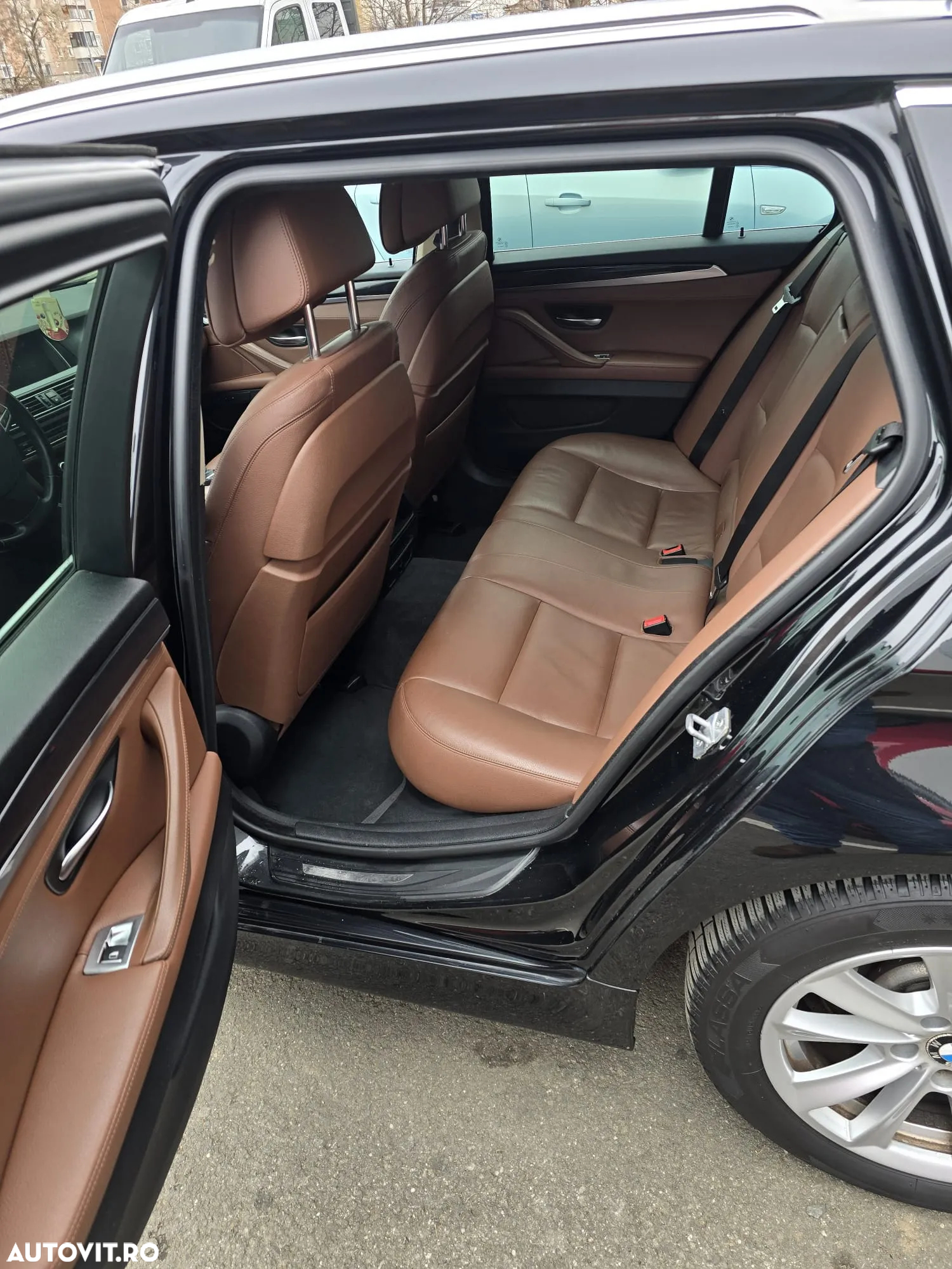 BMW Seria 5 520d Touring - 14