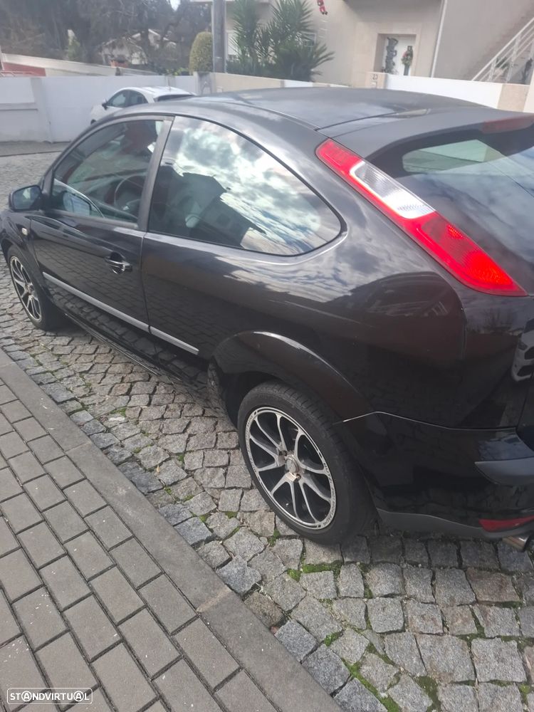 Ford Focus 1.4 16V Sport - 2