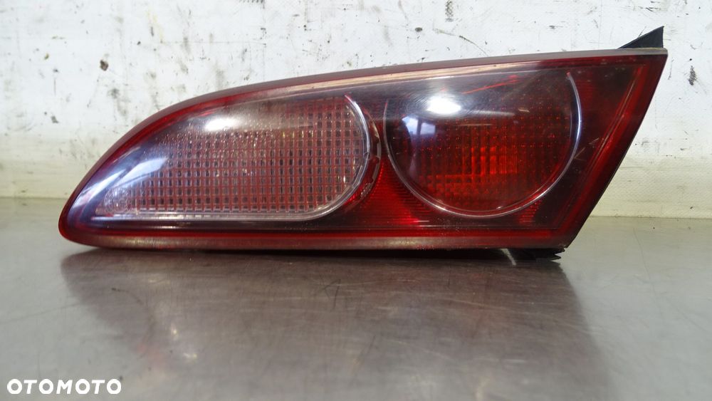 LAMPA PRAWA TYLNA W KLAPIE ALFA ROMEO 159 JTDM - 1