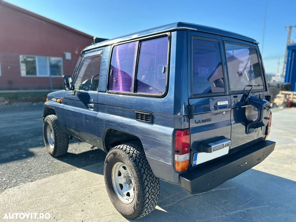 Toyota Land Cruiser - 16