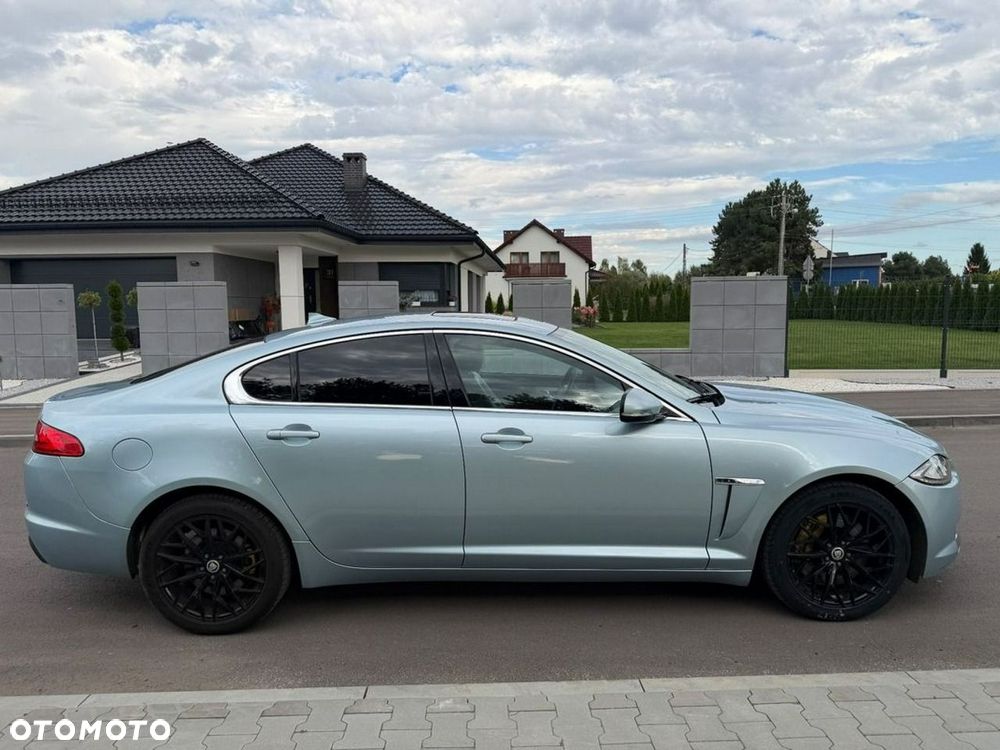 Jaguar XF 2.0 T Premium Luxury - 10