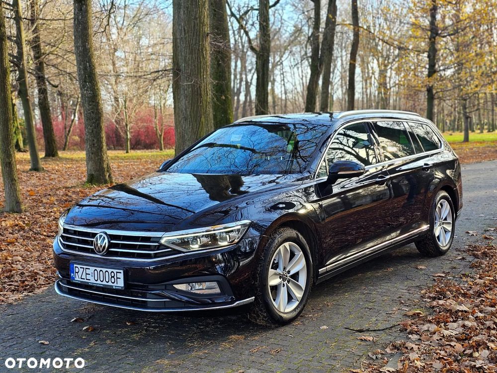 Volkswagen Passat - 1