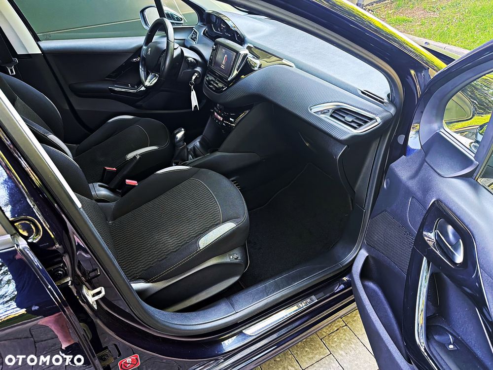 Peugeot 208 1.2 VTi Style - 31