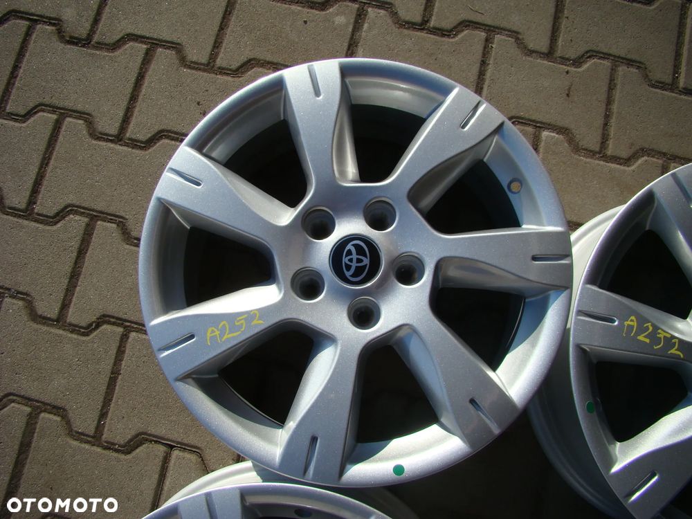 a252 5x114,3 Toyota Yaris Cross C-HR Auris Corolla Camry 7Jx17 - 2