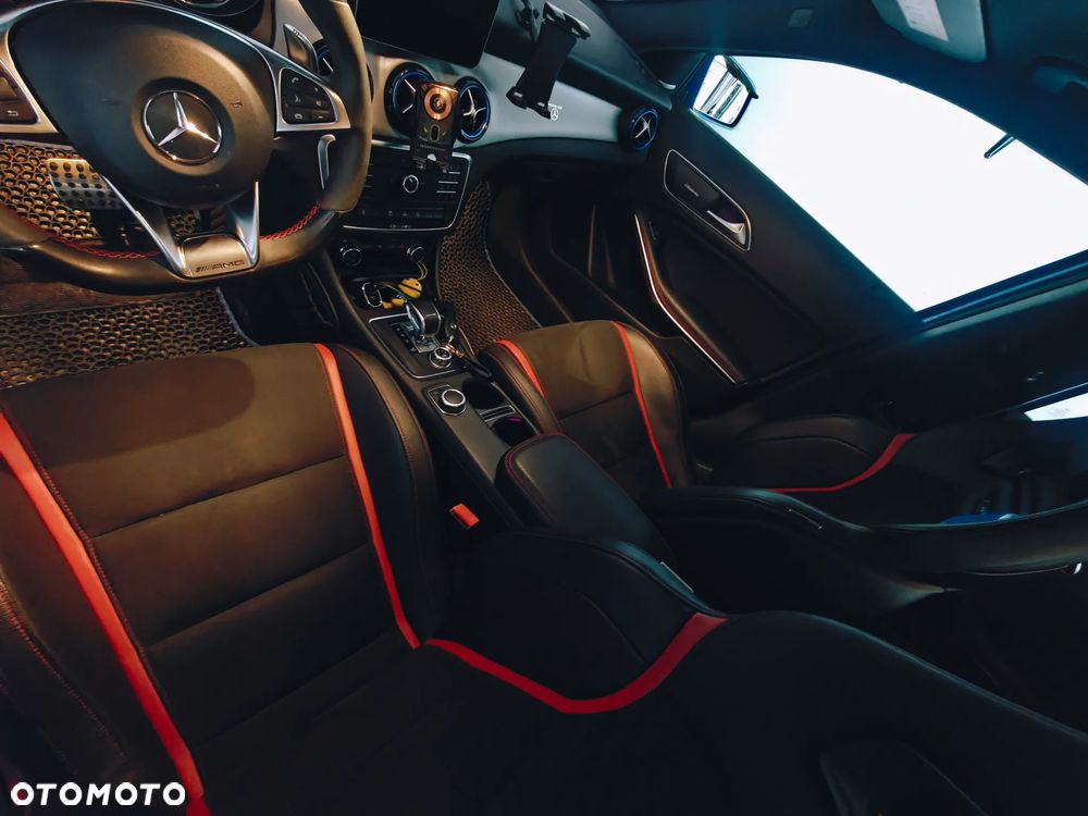 Mercedes-Benz GLA AMG 45 4-Matic - 11