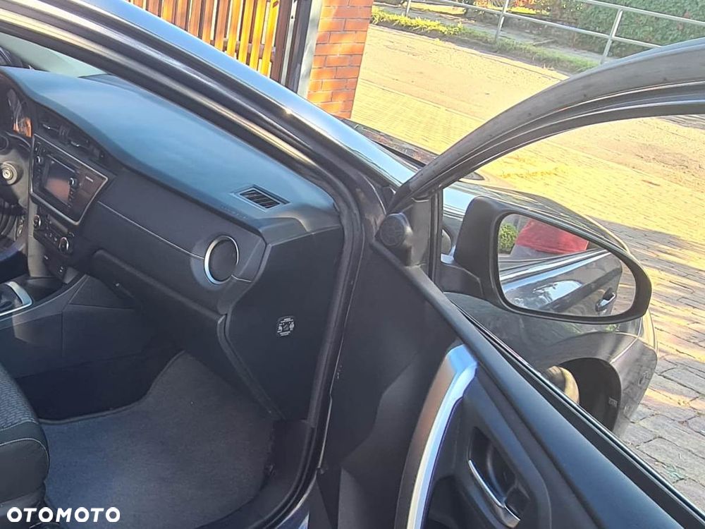 Toyota Auris 1.6 Premium - 29