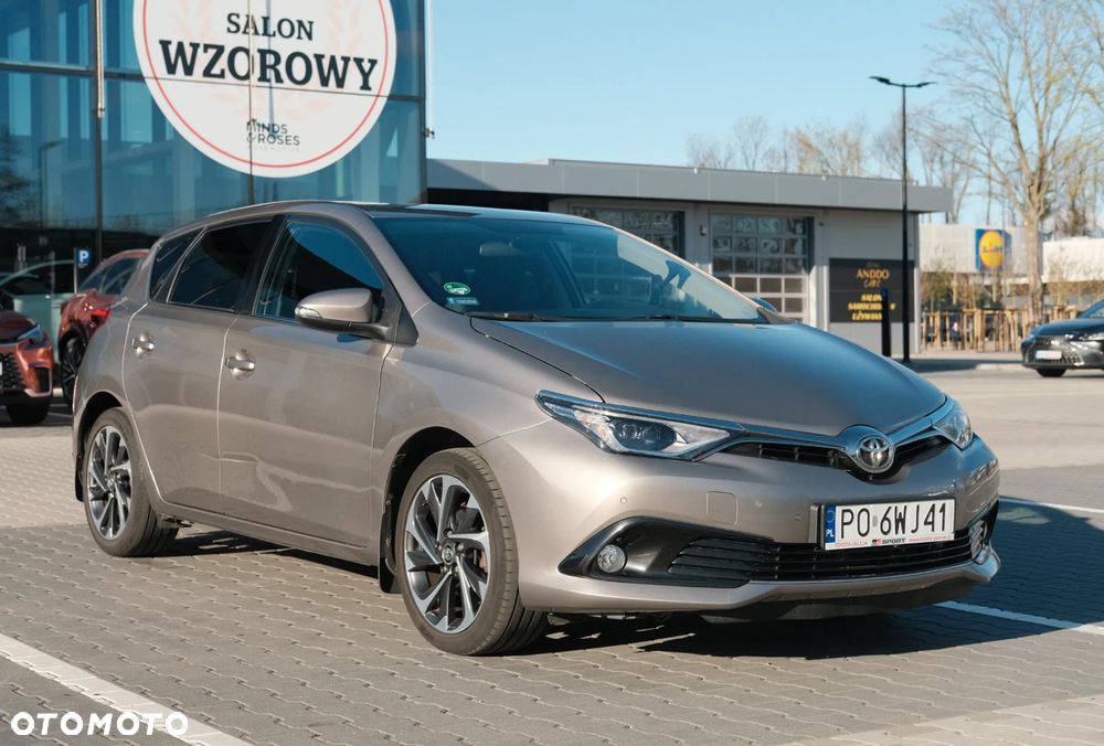 Toyota Auris 1.6 Premium Comfort - 1