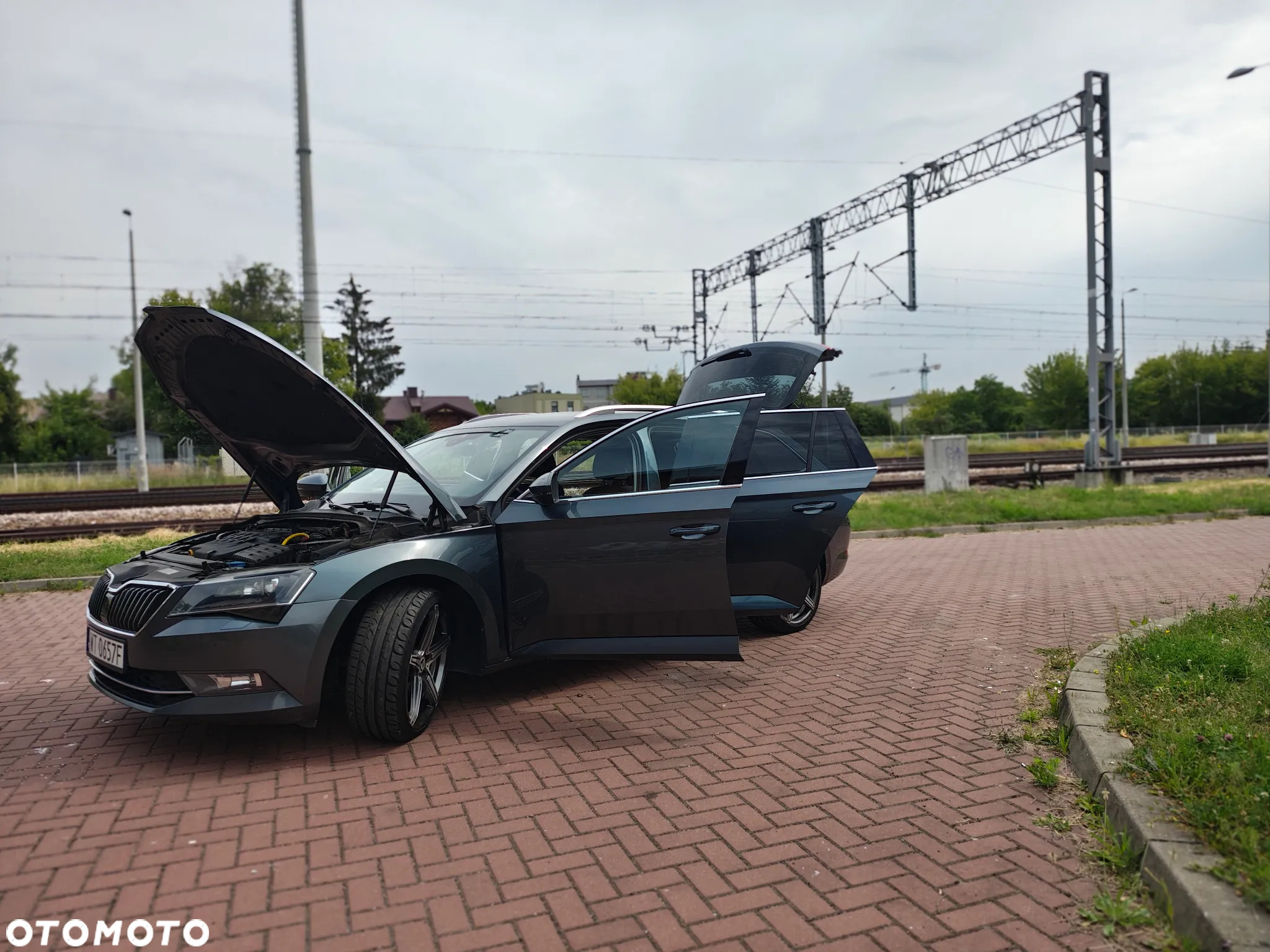 Skoda Superb 2.0 TDI Ambition DSG7 - 8