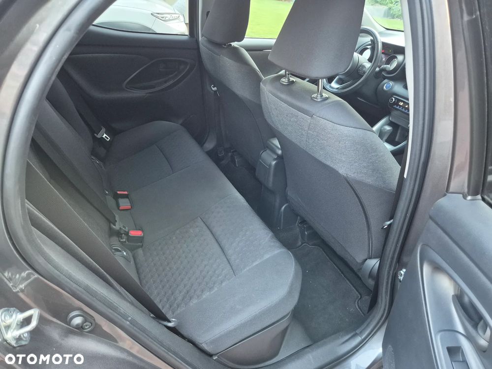 Toyota Yaris Hybrid 100 Dynamic EU6 - 34