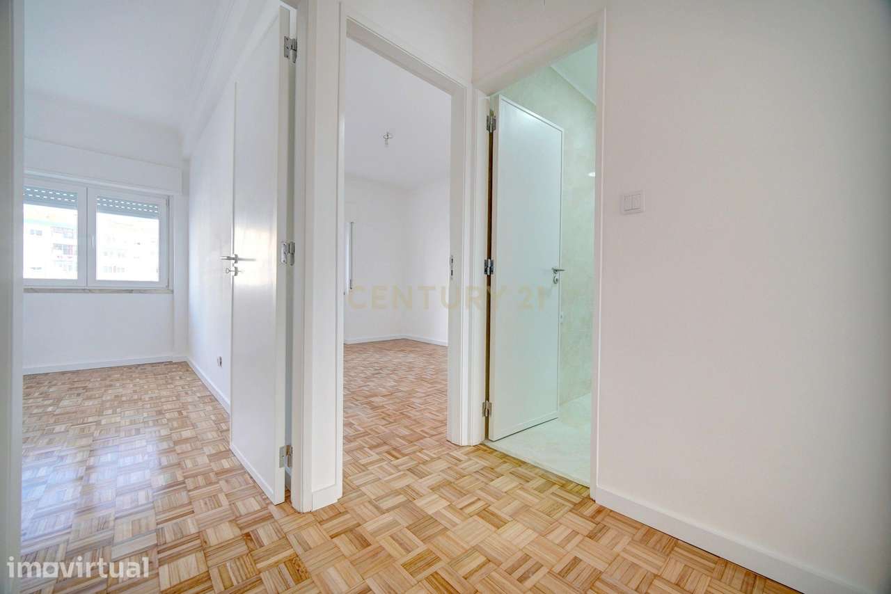Apartamento T2 completamente renovado - Algueirão - Grande imagem: 4/31