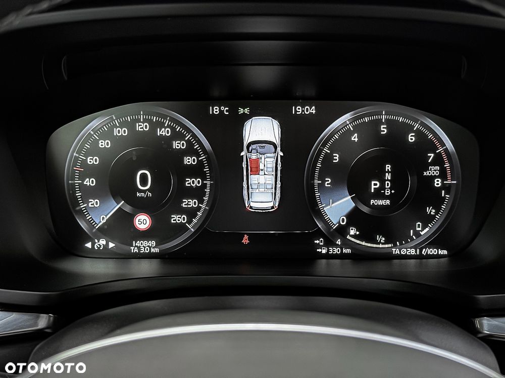 Volvo V60 T8 AWD Plug-In Hybrid R-Design - 29
