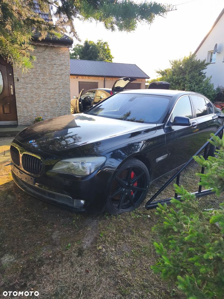 BMW Seria 7 750i - 1
