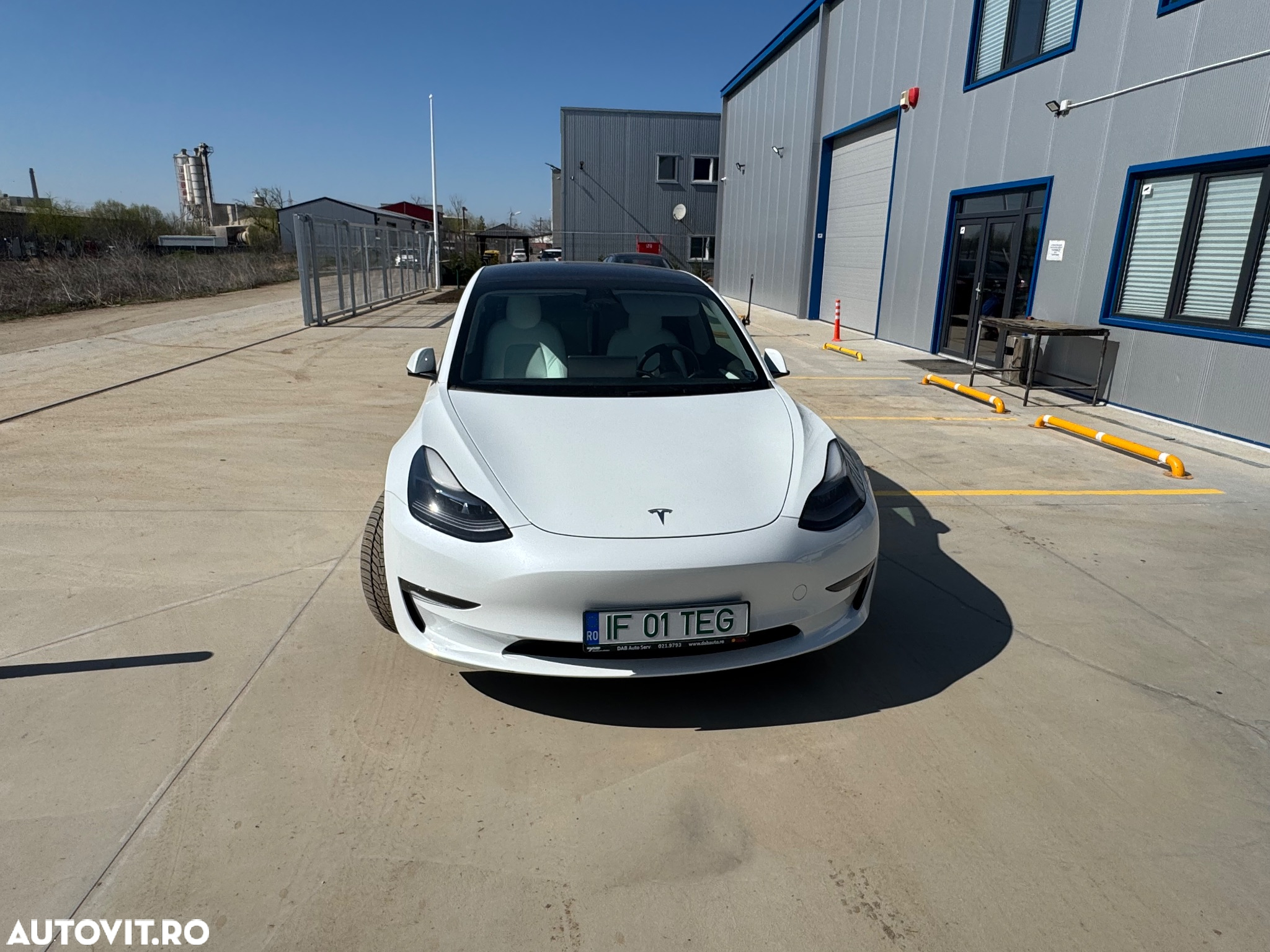 Tesla Model 3 - 3