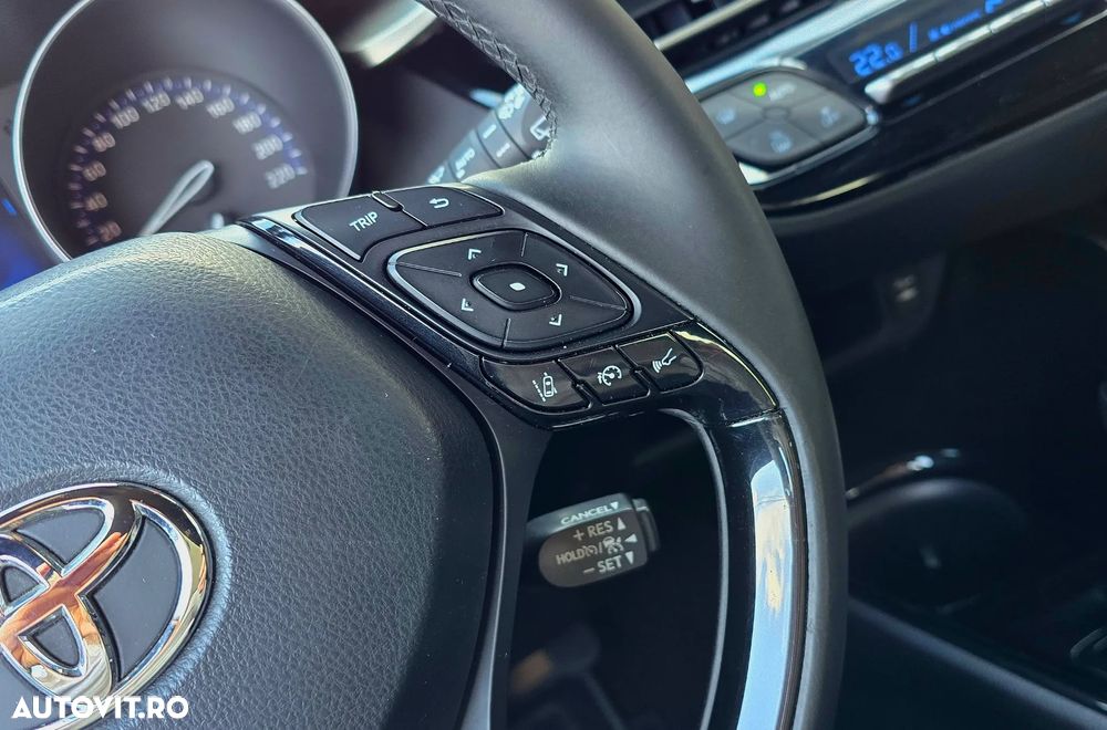 Toyota C-HR Lounge - 30