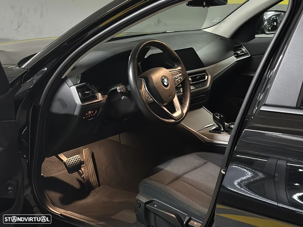 BMW 320 d Touring Auto - 15