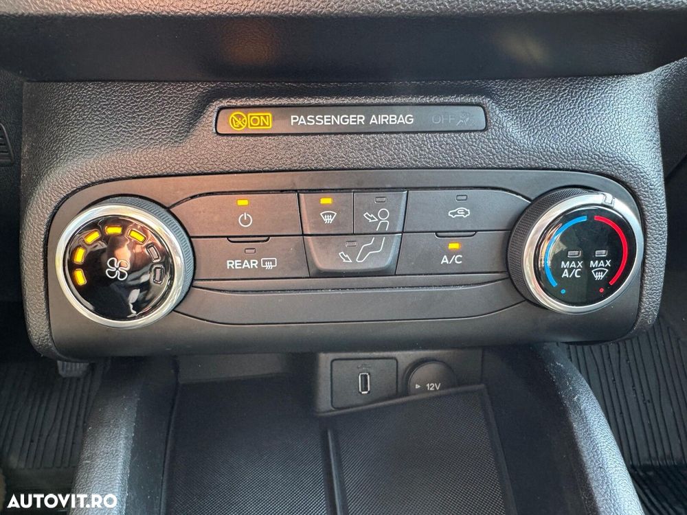 Ford Focus - 12